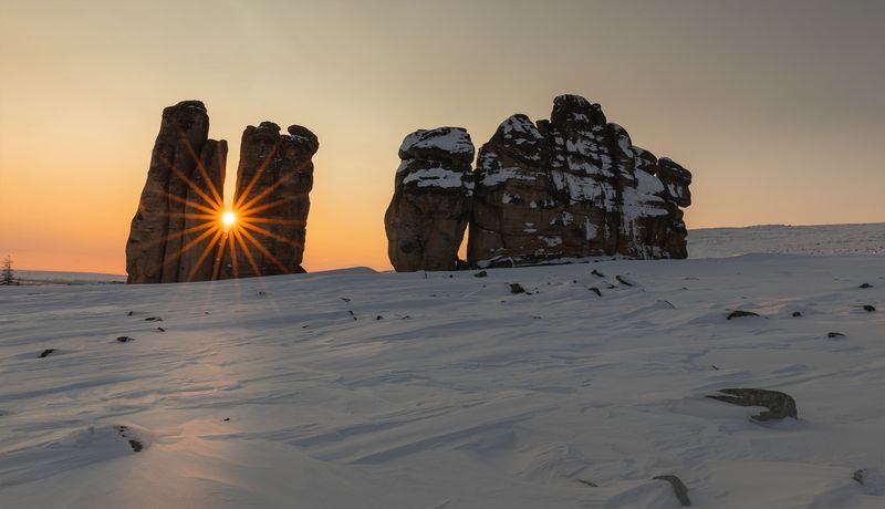 якутия, улахан-сис, закат, останцы Закат фото превью