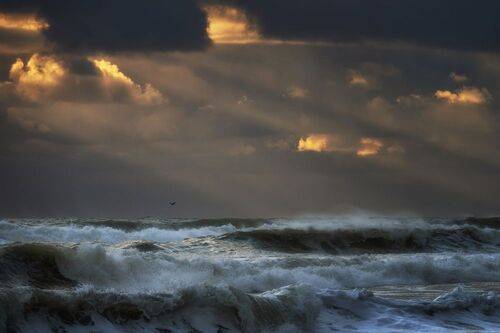 Шторм на море.