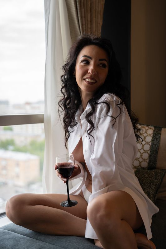 Mary in the hotel фото превью