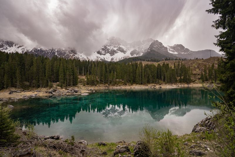 Озеро Карецца, Трентино-Альто Адидже, Италия фото превью