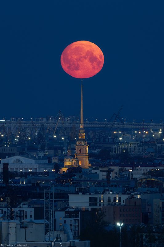 Петропавловский собор, Луна, Полнолуние Петропавловский собор и Луна фото превью