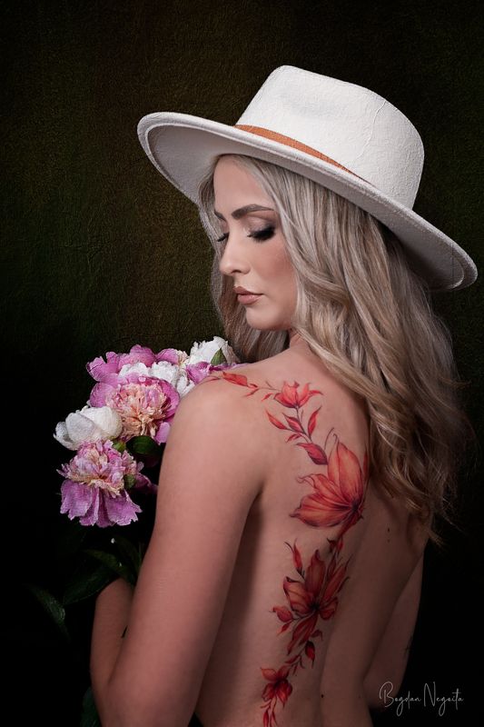 portrait, woman, studio, girl, beuty, model Floral Serenity фото превью