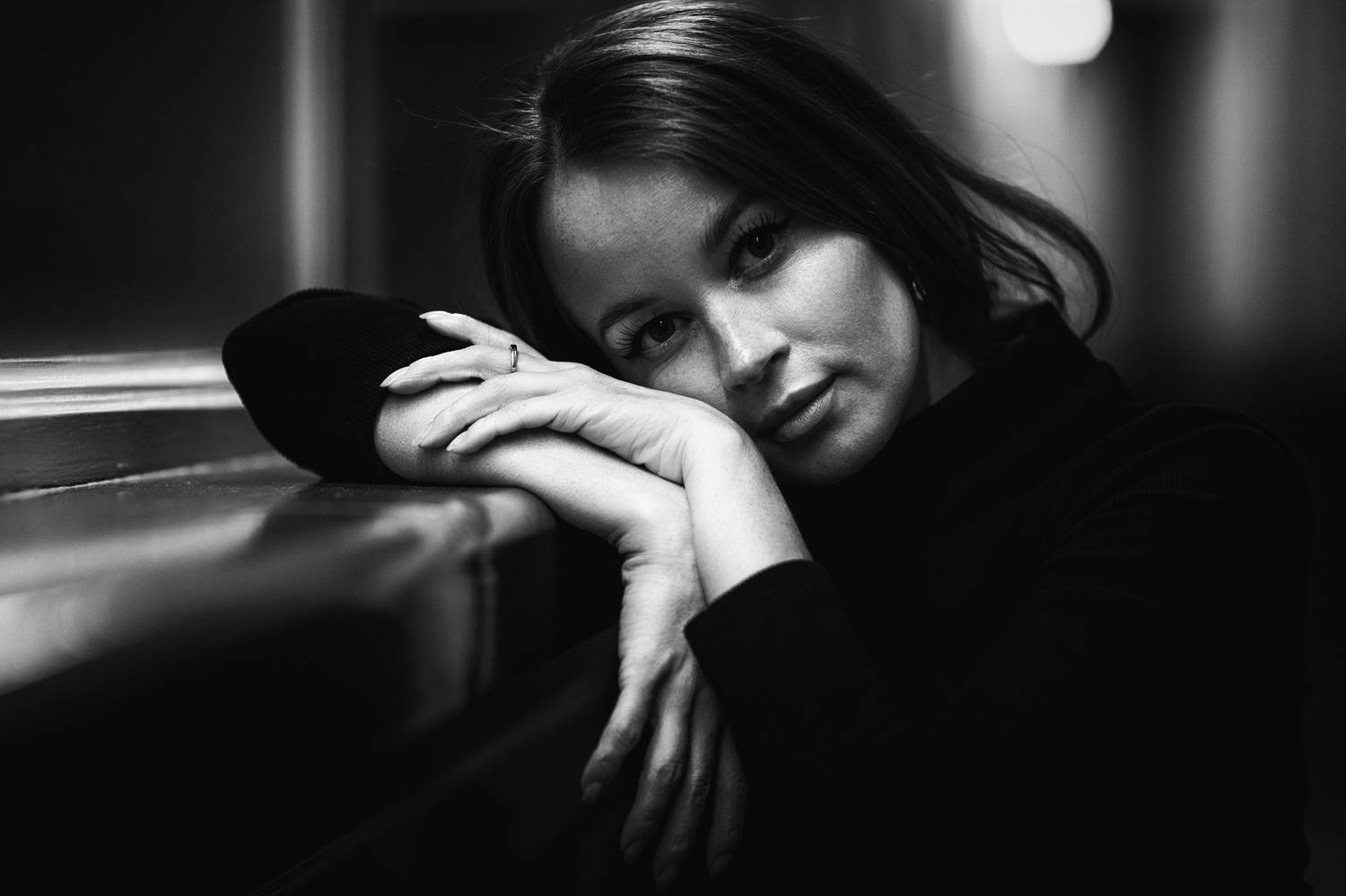 молодая девушка, городской стиль, лайфстайл, вгляд в камеру, Алексей Плешков