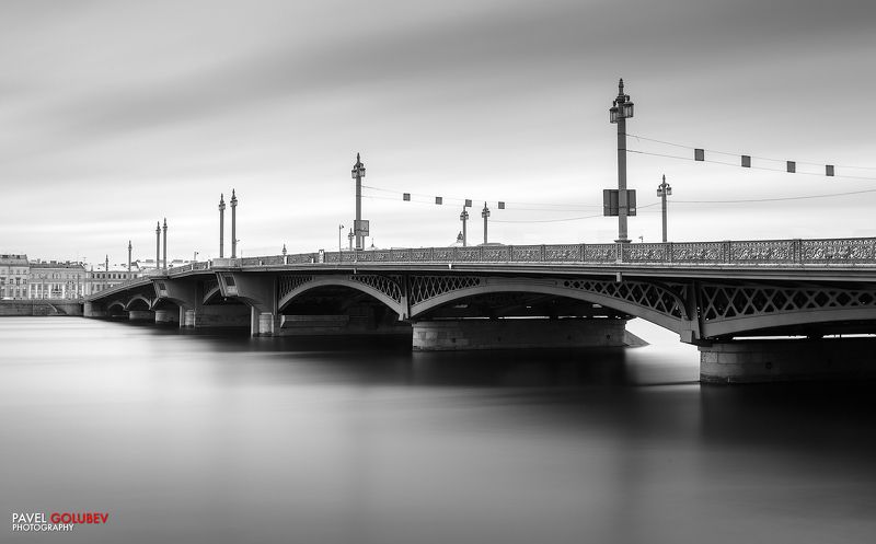 город, Россия, СПб, Санкт-Петербург, Питер, мост, Нева, река, небо, чб, монохром, Благовещенский, Лейтенанта Шмидта, выдержка 300 секунд вечера фото превью