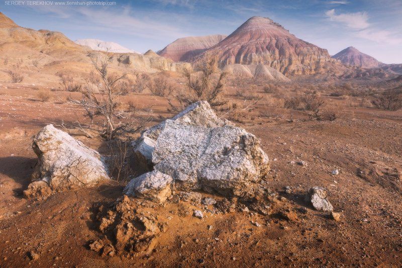 горы актау, нац. парк алтын емель Ак тау фото превью