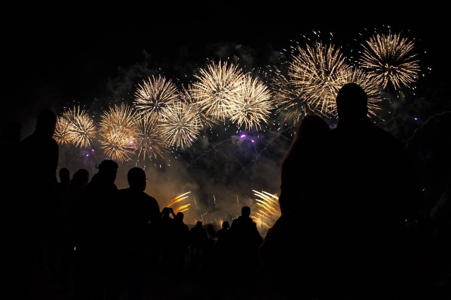 салют, зрители, круг света, fireworks, circle of light, Igor Ivanko