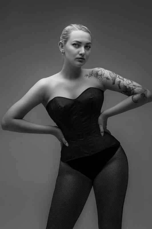 BW - Viktoria фото превью