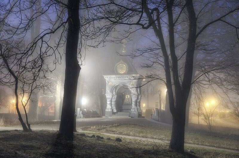 весна, вечер, часовня, туман  фото превью