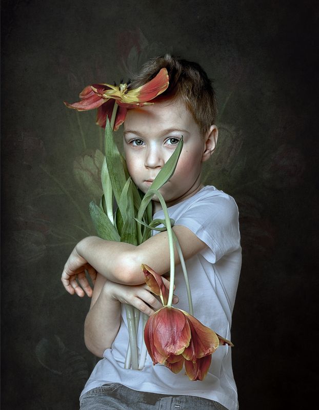 Ваня с тюльпанами фото превью