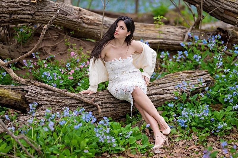 portrait, female portrait, model, logs, bluebells Bluebells фото превью