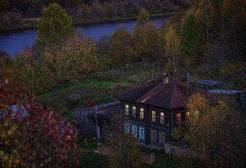 Старый-старый дом.