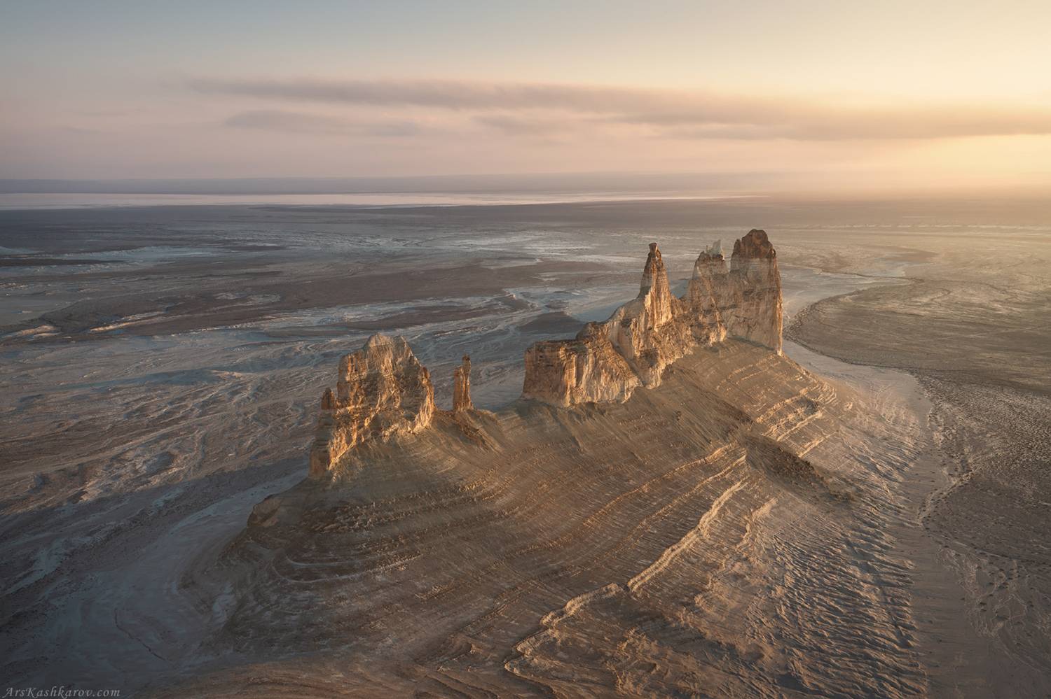 мангистау, мангышлак, босжира, казахстан, устюрт, одинокая гора, Арсений Кашкаров