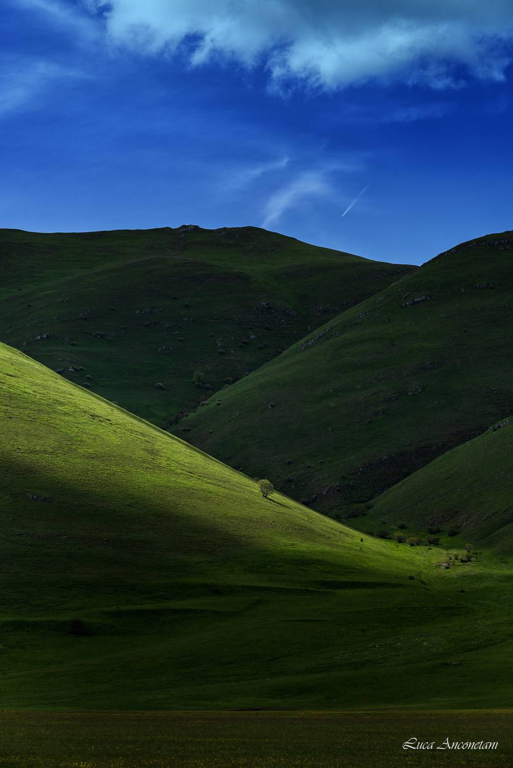 umbria italy landscape sibillini nat park nature shadows, Anconetani Luca