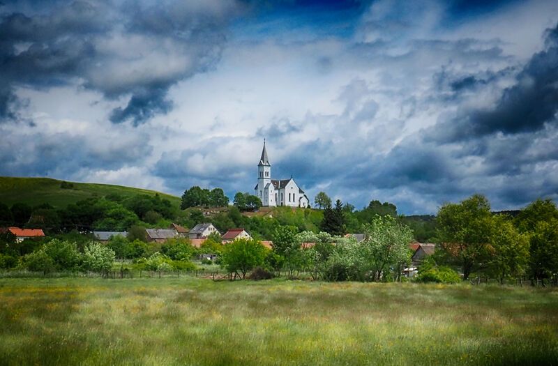 White church фото превью