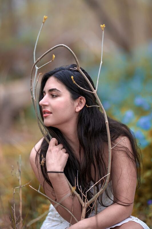 female portrait, environmental portrait Nature\\\'s Crown фото превью