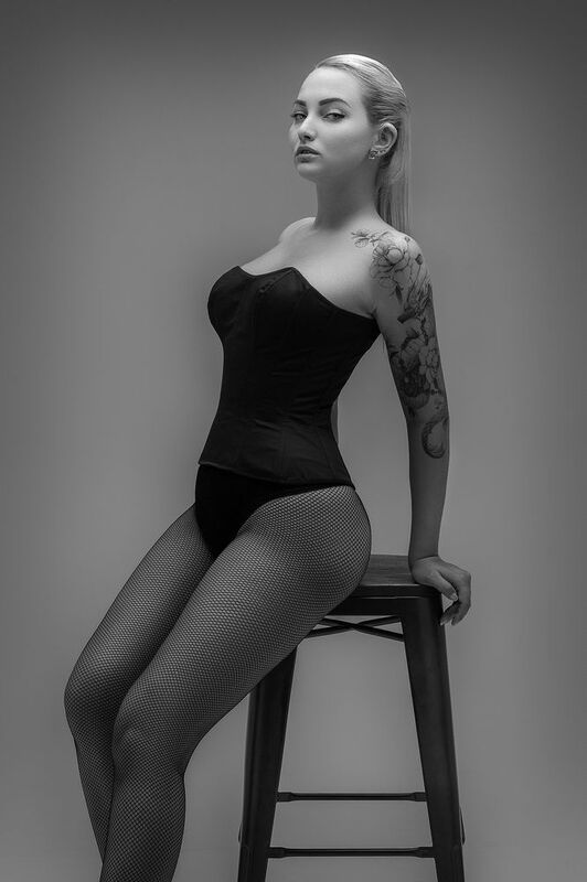 Boudoir - Black & White - Vika фото превью