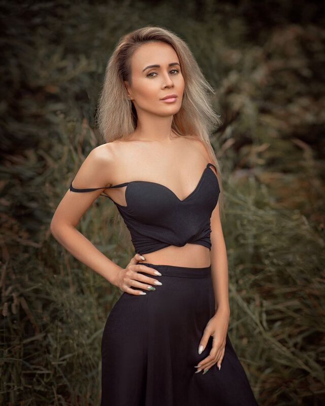 girl, model,hot, studio, portrait, black, light, young, summer, sexy summer фото превью