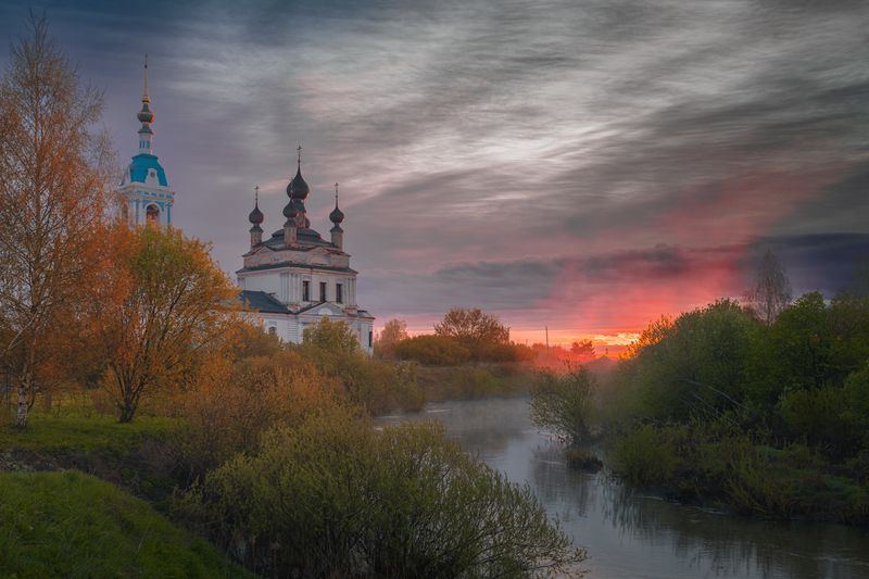 савинское, утро, церковь, рассвет Первые лучи солнца фото превью