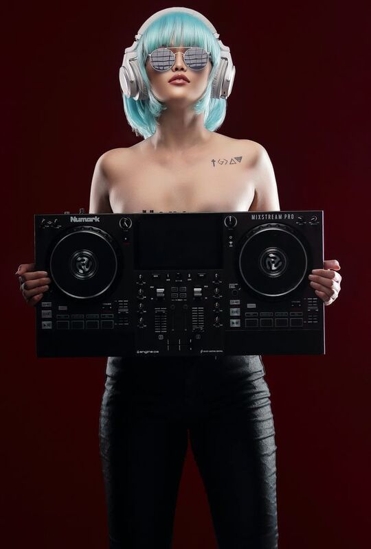 L O V E фото превью