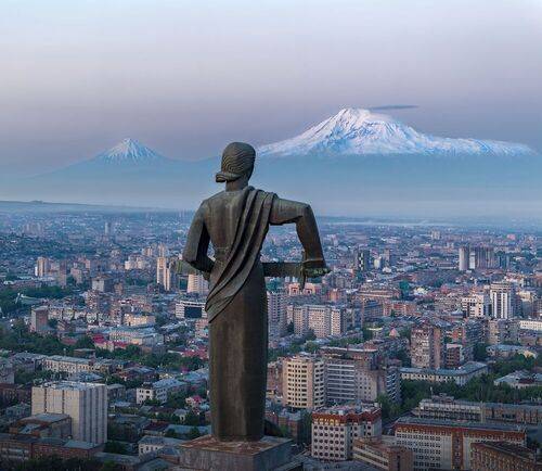 Монумент \