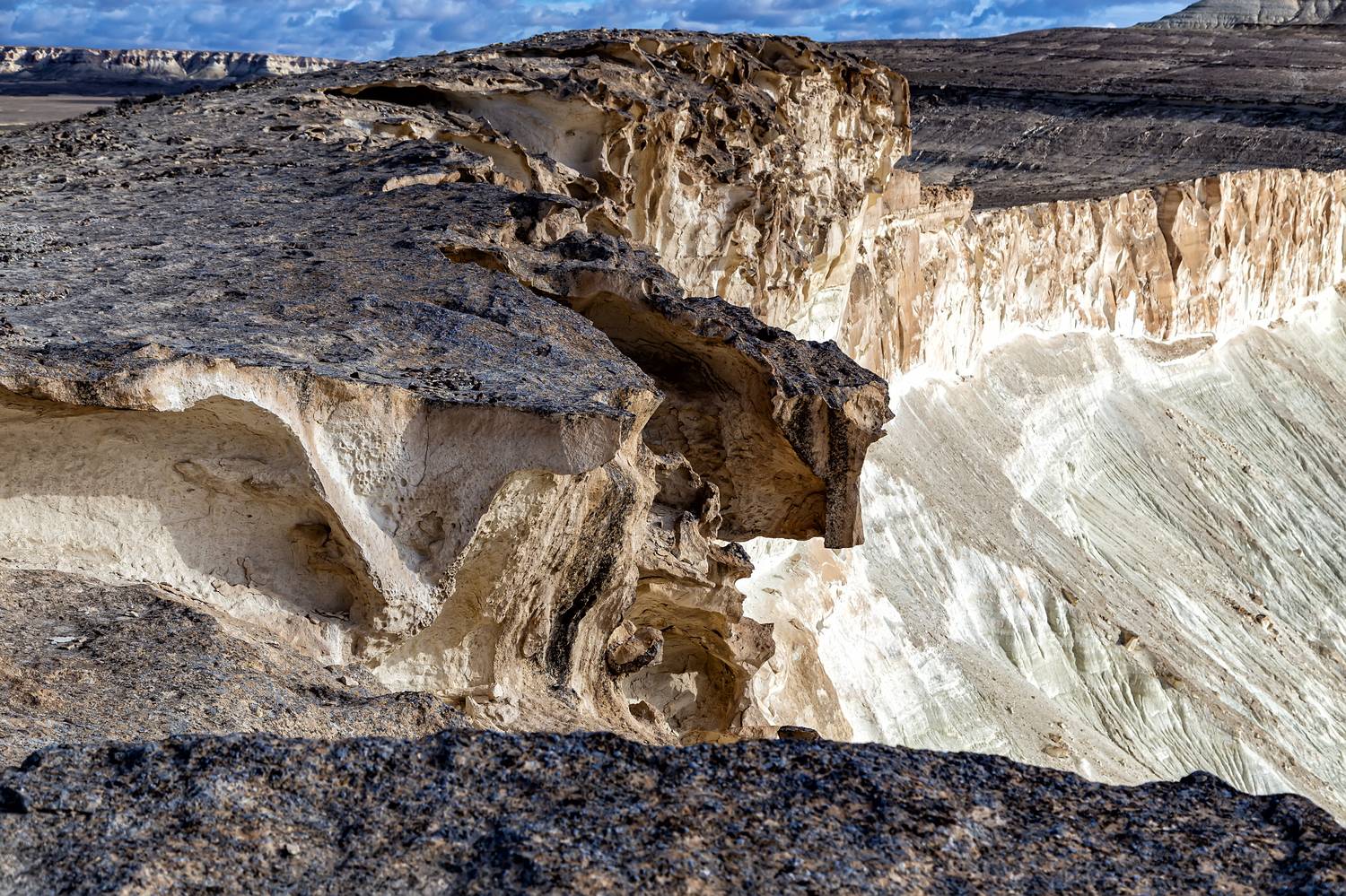 Айракты, Бозжира, Кокосем, Кокесем, Казахстан, Мангистау, Каньон, Тузбаир, отражение, Клыки, Корабль, Бокты, Лензбол, Арка, Закат, рассвет, день, пейзаж, долина шаров, яйца динозавров, Шергала, Тетис, Тирамису, Устюрт, Национальный парк, нацпарк, тучи, об, Евгений Бондарь