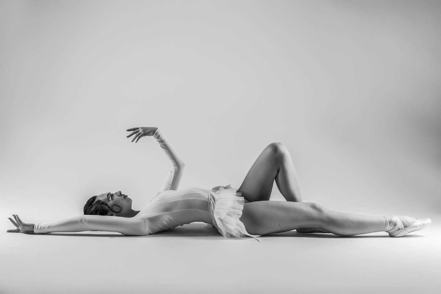 Ballerine in studio, portrait, Воробьёва Надежда