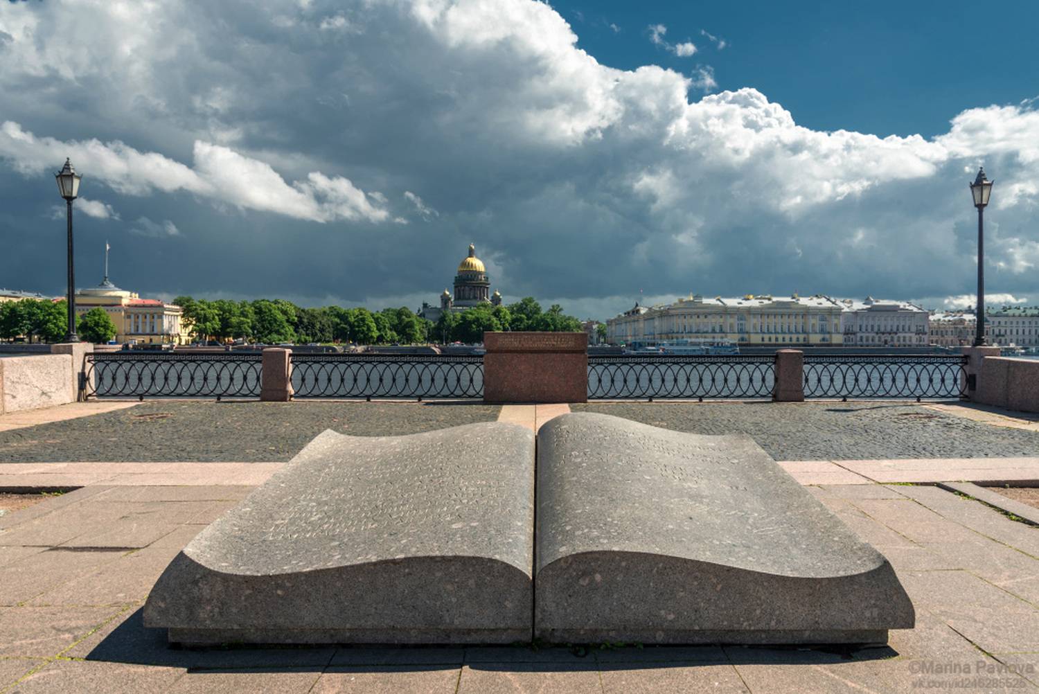 город, архитектура, санкт-петербург, петербургу 322 года, памятник раскрытая книга, река нева, исаакиевский собор, Павлова Марина