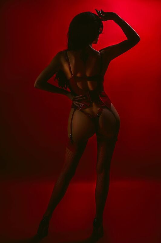 woman, portrait, fashion, beauty, studio, glamour All You Need is Red фото превью