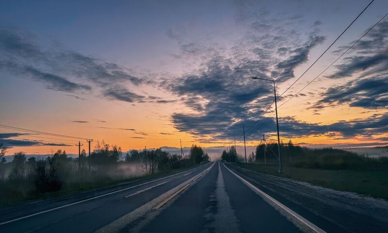 Дороги в закат. фото превью