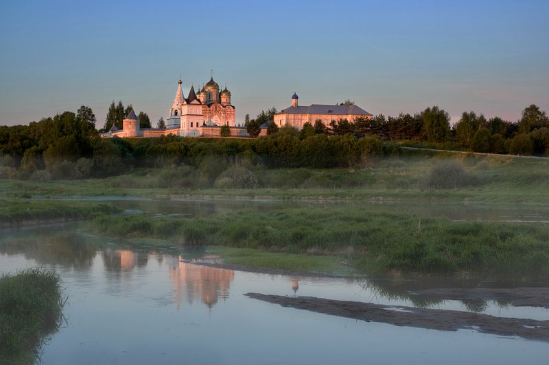 Над рекой фото превью