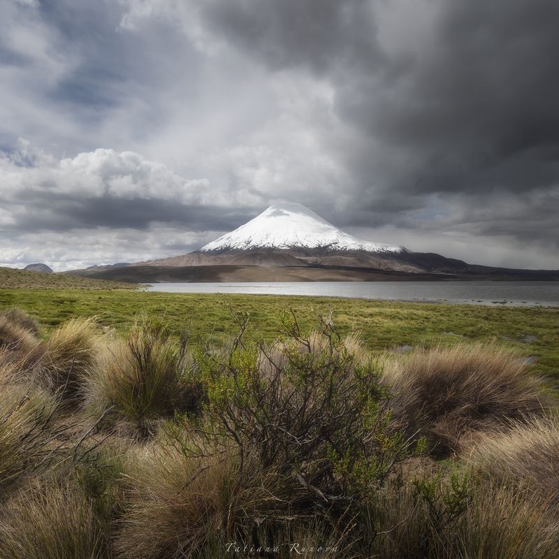Грозовое небо над вулканами Чили фото превью