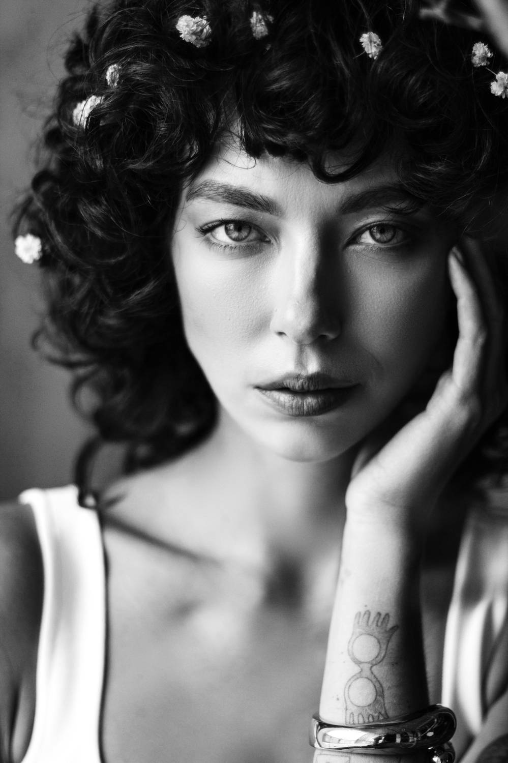 женский портрет в студии, Ажакина Ольга