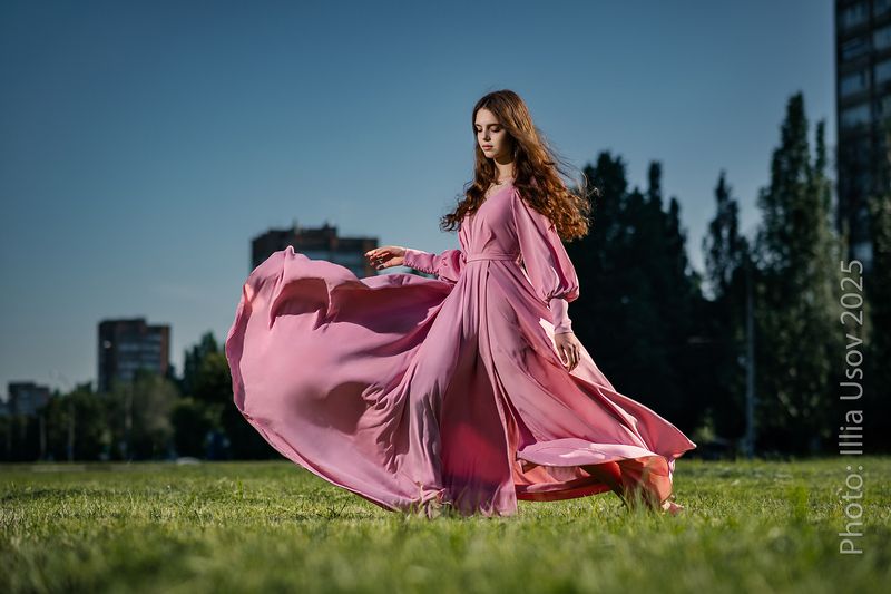 девушка, платье, фашин, город, движение, вдвижении, страбизм, вспышка  фото превью