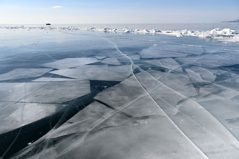 Трещины и трещинки фото превью