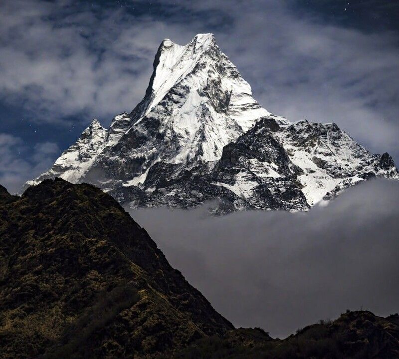 Парящий пик Мачапучаре. фото превью