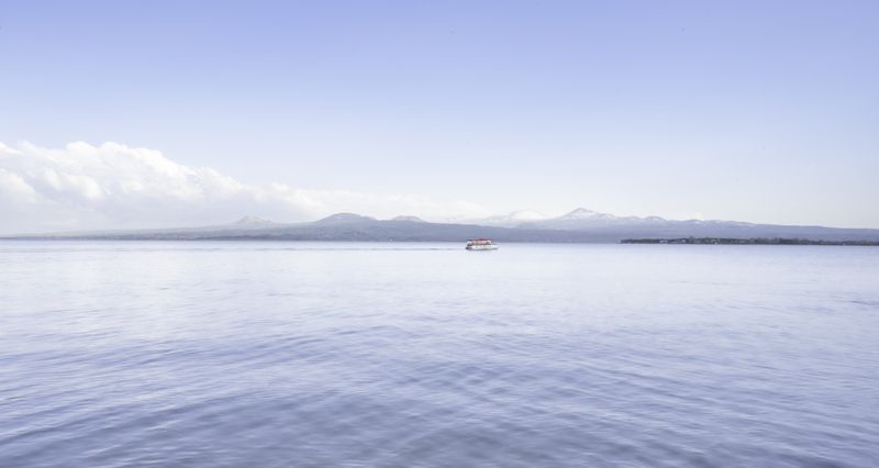 Армения, озеро Севан Армения, озеро Севан фото превью