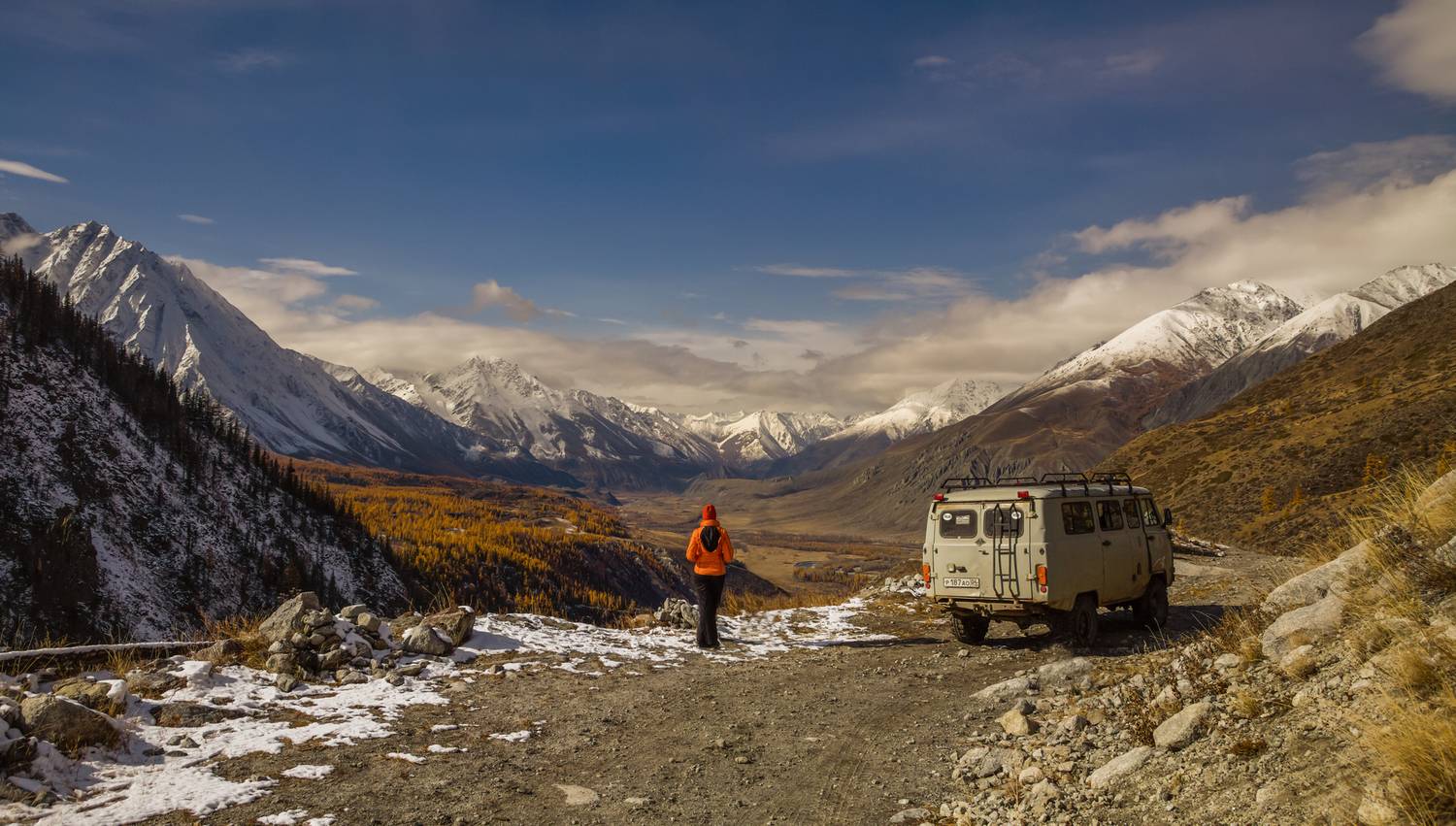 горы пейзаж облака утро осень машина дорога, Мурзинов Виктор