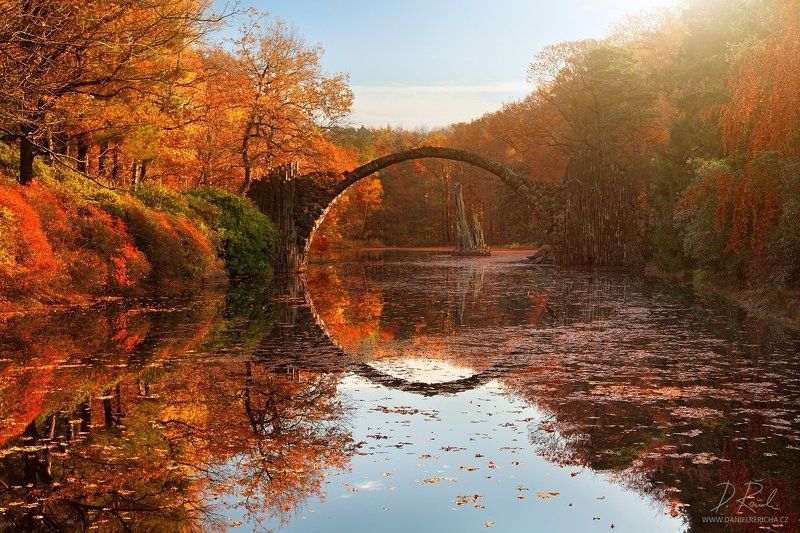 Germany, Görlitz, Stone bridge, Rakotzbrücke, Gablenz, Rakotzsee, Kromlauer Park, Europe, lake, autumn, autumn colors, reflection, travel, bridge, mirror,  Autumn lake фото превью
