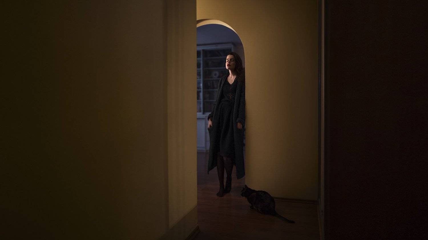 девушка, зима, Москва, квартира, черные волосы,коридор,girl, winter, Moscow, flat, black hair, corridor, Александра Маркварт