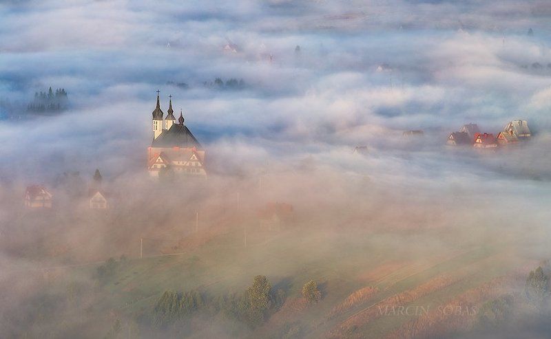 Between misty layers фото превью