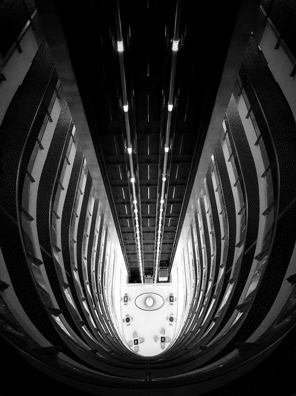 Symmetrical фото превью