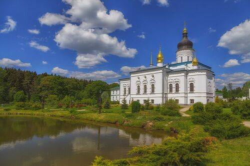 Елизаровский монастырь....