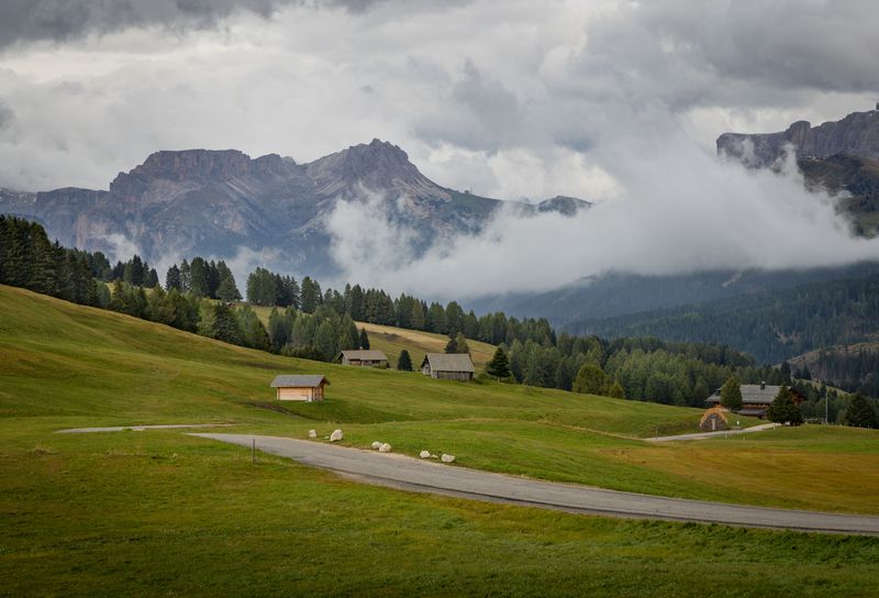 Вечер в горах фото превью