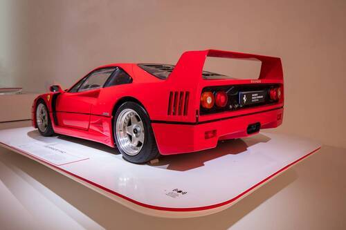 Legend Ferrari. F40