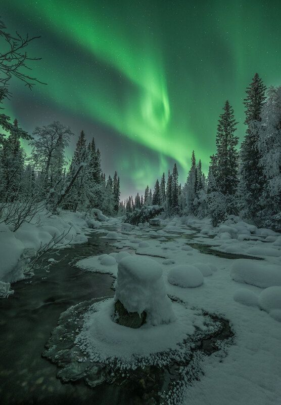 Сияние над северной рекой. фото превью
