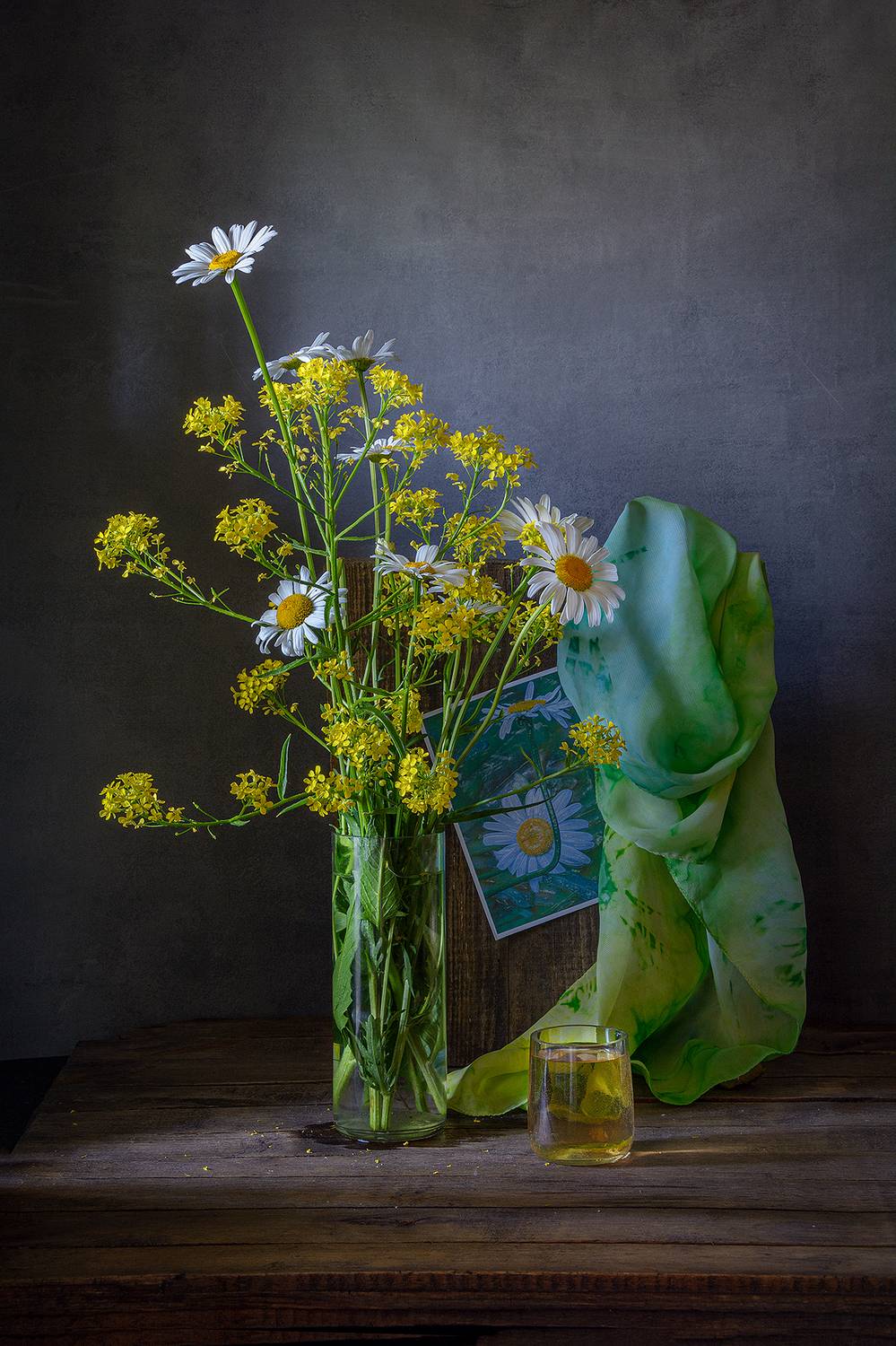 букет, ромашки, открытка, стопка, ваза, шарф, лето, Алексей Бычков