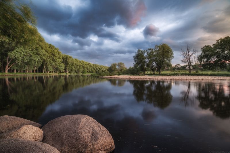 река тетерев, украина, коростышев, жизнь, течение, берег, камни, тишина, гармония, вдохновение,  фотографчорный, сашачорный, \