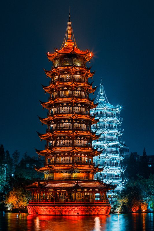 Sun and Moon Pagodas, Guilin фото превью