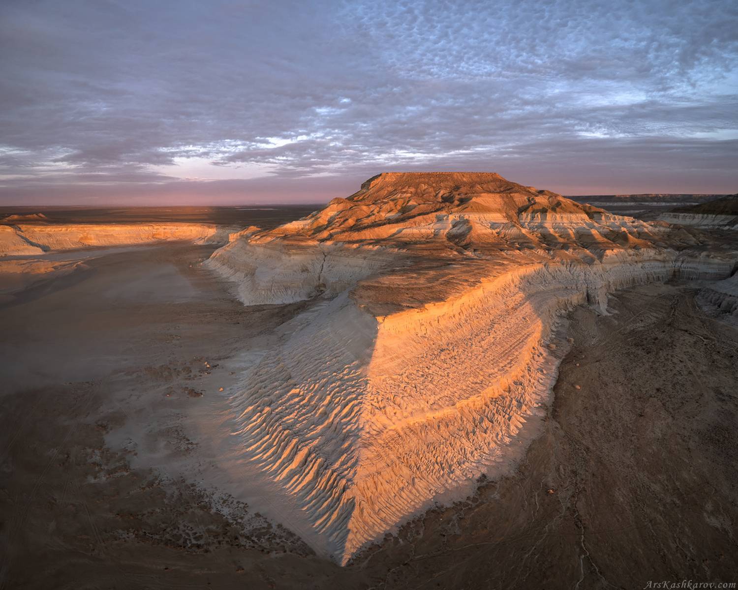 казахатан, мангистау, мангышлак, устюрт, тузбаир, меловые горы, Арсений Кашкаров