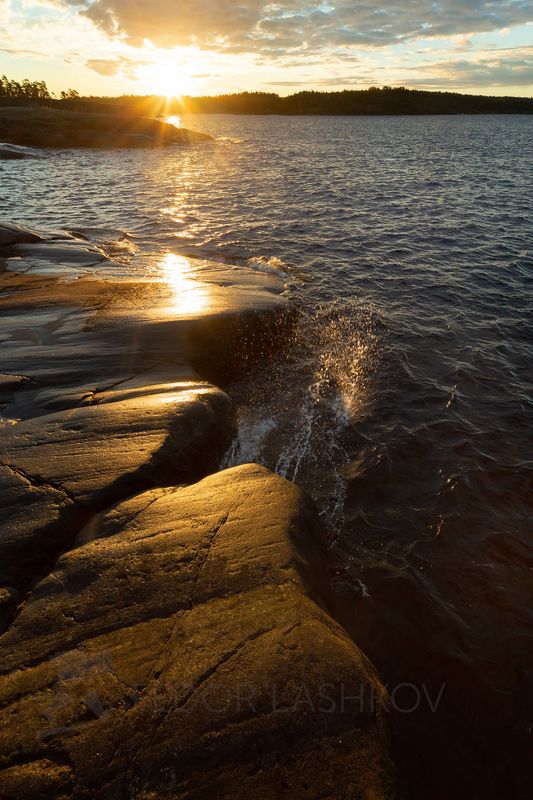 ладожское озеро, карелия, ладожские шхеры, национальный парк, лето, вода, берег, скалы, туман, скалы, берег, вода, закат, рассвет, солнце, Очищение природой фото превью